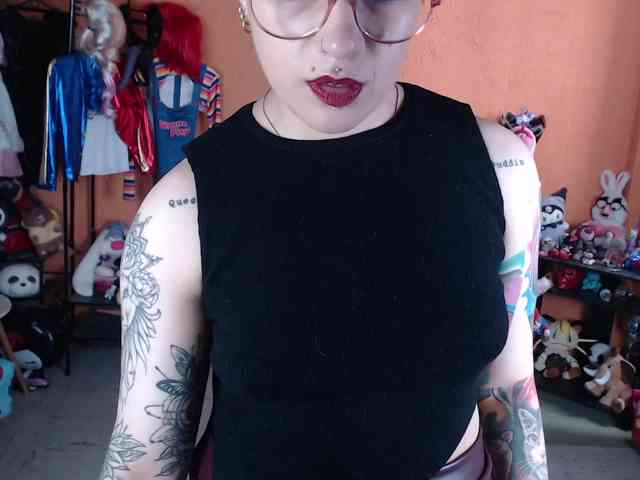 MissMia webcam