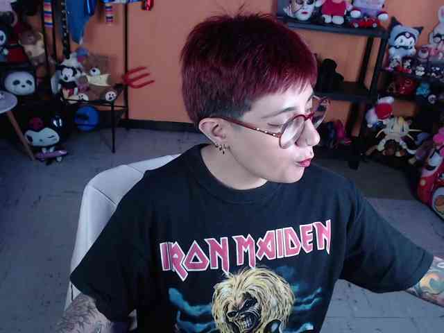 MissMia webcam
