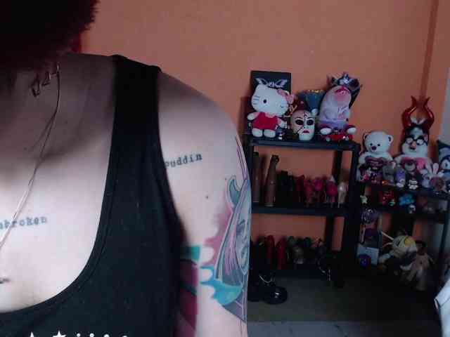 MissMia webcam