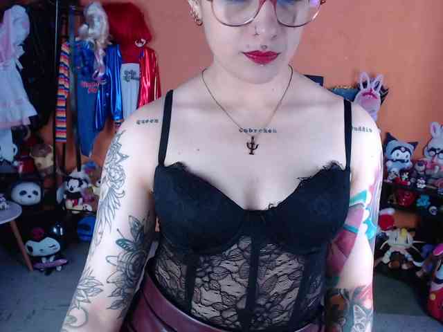 MissMia webcam