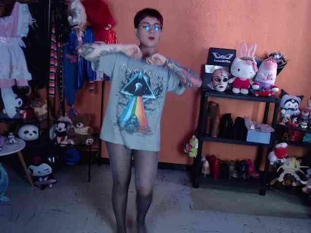 MissMia webcam