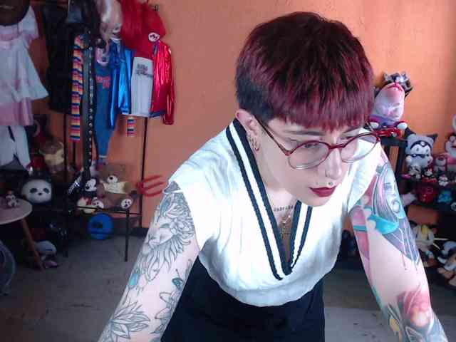 MissMia webcam