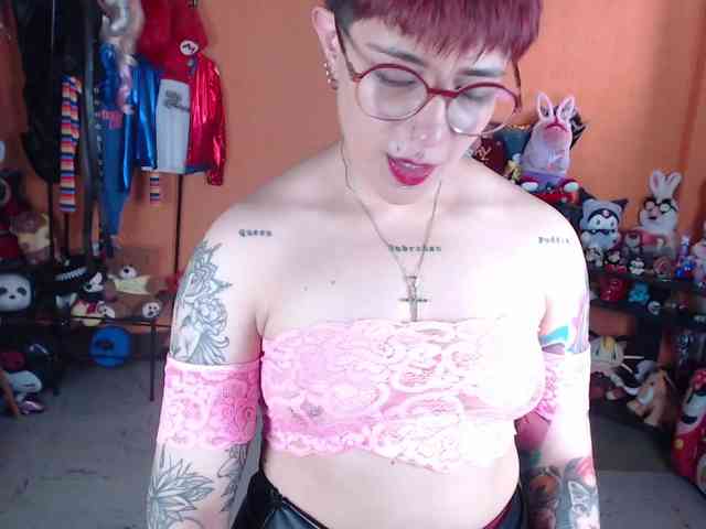 MissMia webcam