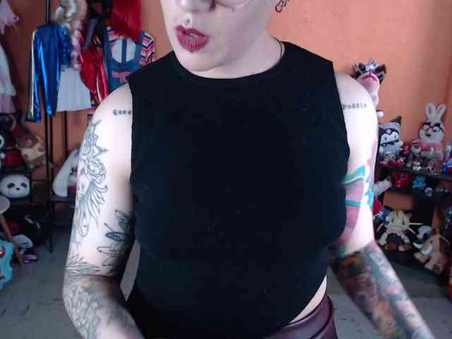 MissMia webcam