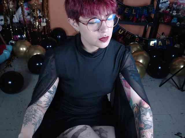 MissMia webcam