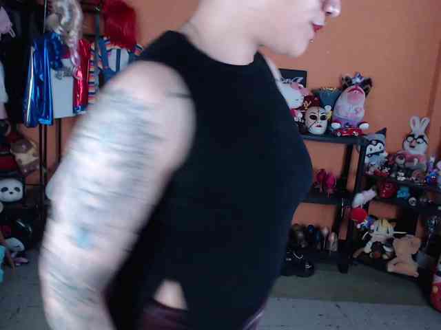 MissMia webcam