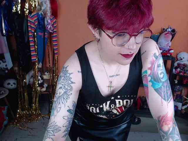 MissMia webcam