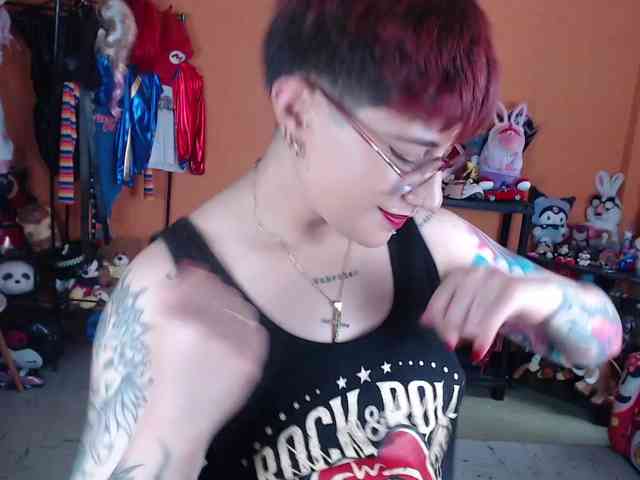 MissMia webcam