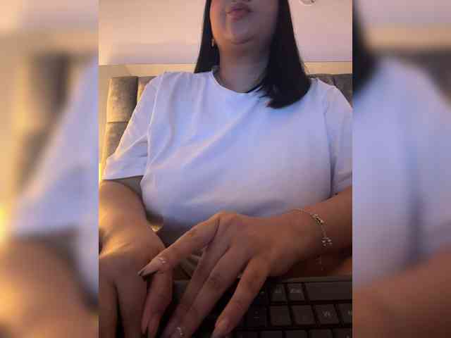 IrisEvans Live Webcam on BongaCams