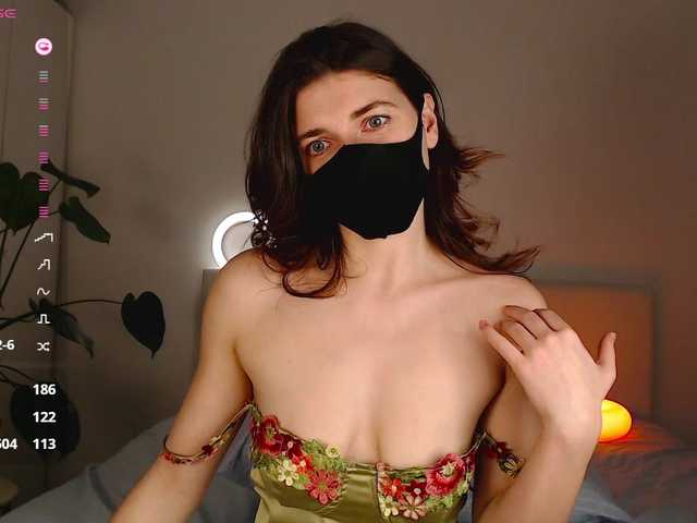 Robin-02's BongaCams show and profile