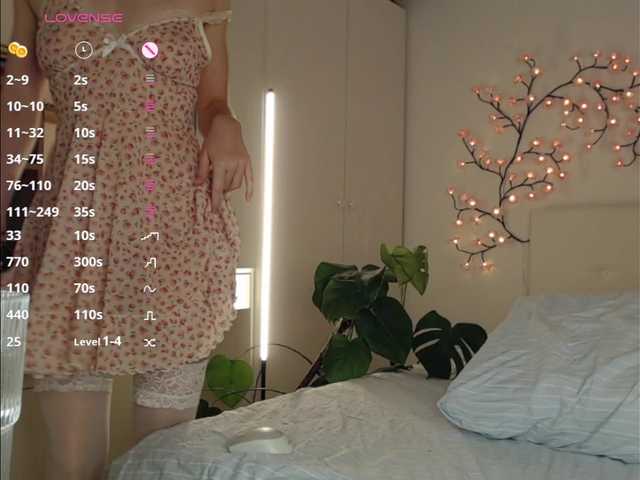 Robin-02 live webcam show