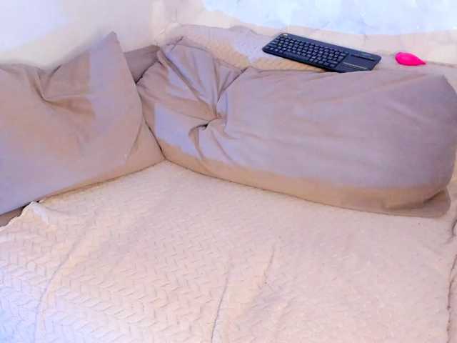 Eva-Merlin live cam on BongaCams