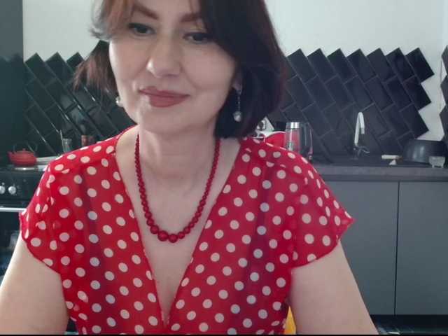 le modèle ANGELALADI est en webcam porno dans un show sur le site bongacams, il possède les tags suivants: White/Caucasian,Brunette,Hairy