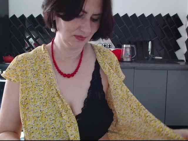 ANGELALADI