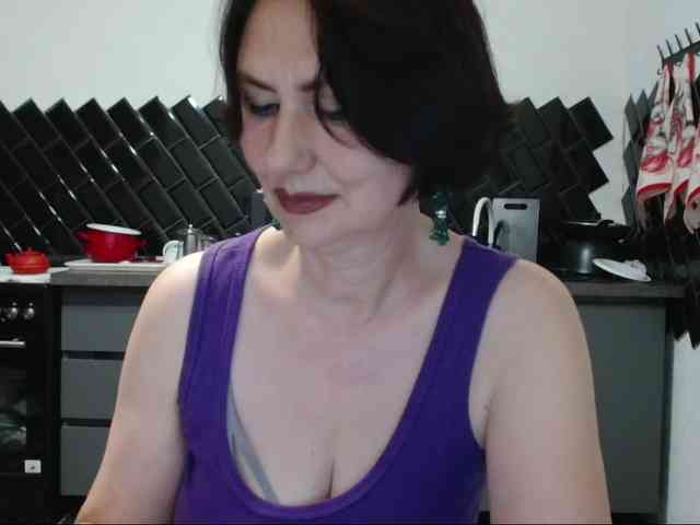 ANGELALADI webcam