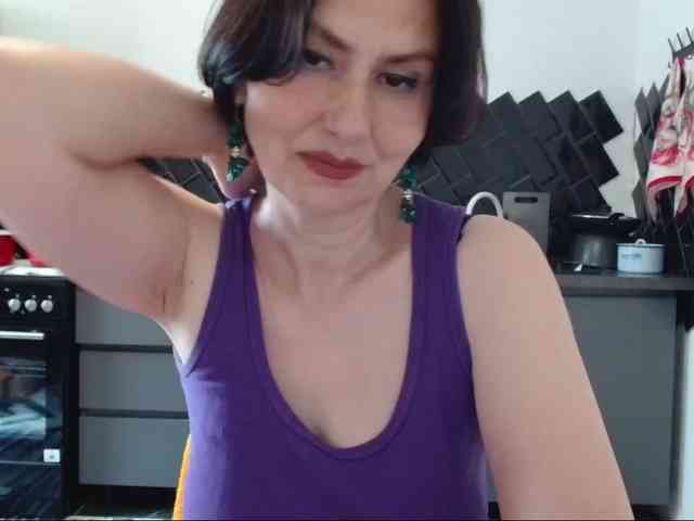 ANGELALADI webcam