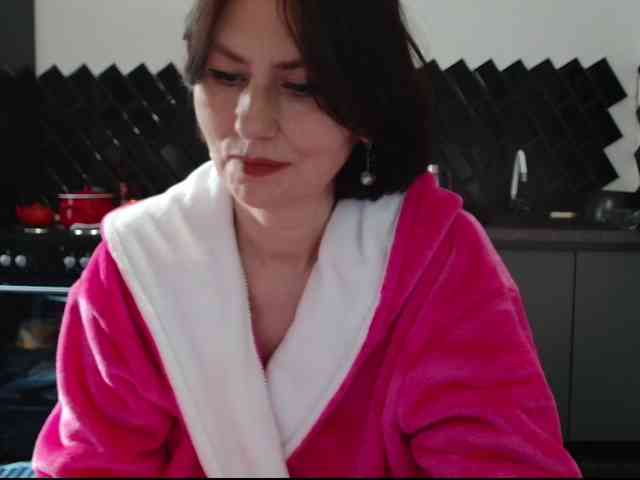 Mẫu này đang trực tiếp. ANGELALADI