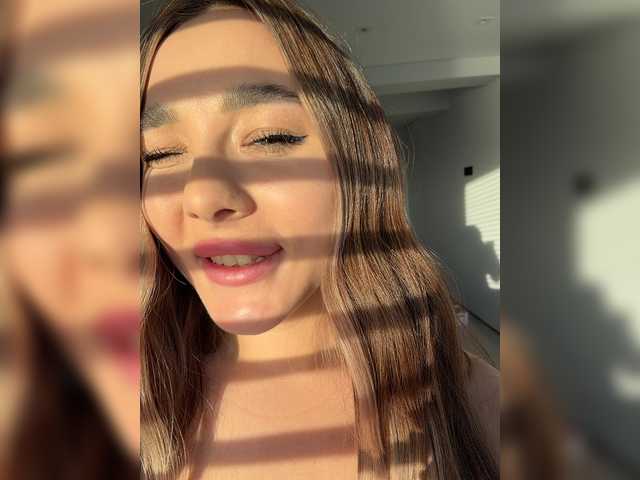 BloomJuliette's BongaCams show and profile