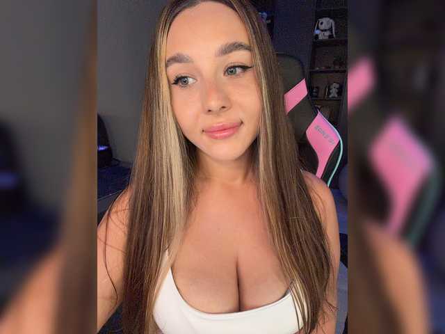 BloomJuliette live cam on BongaCams