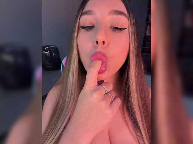 BloomJuliette live cam on BongaCams