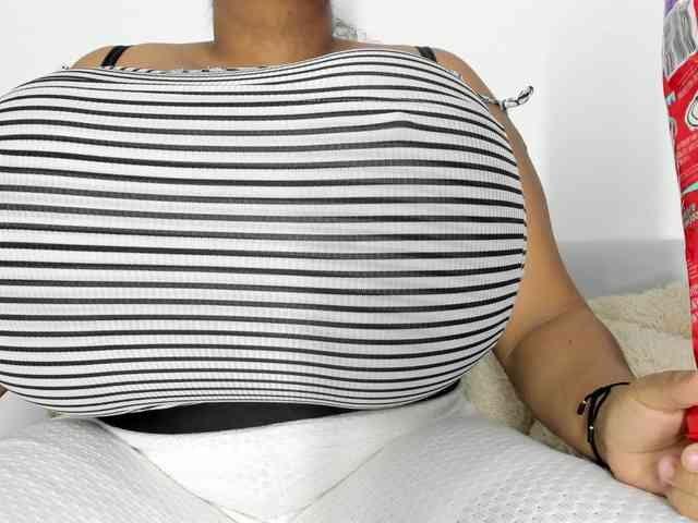 Bigmom-22 webcam