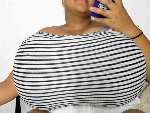 Bigmom-22 webcam