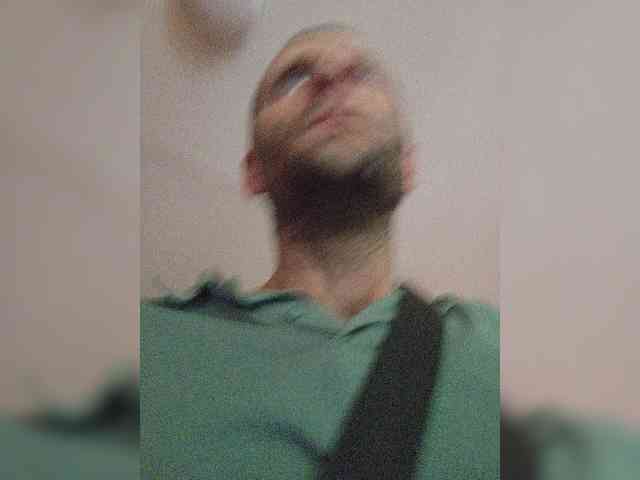 124GreeN421 Live Webcam on BongaCams