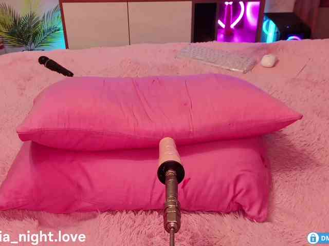 Valeria_Night webcam