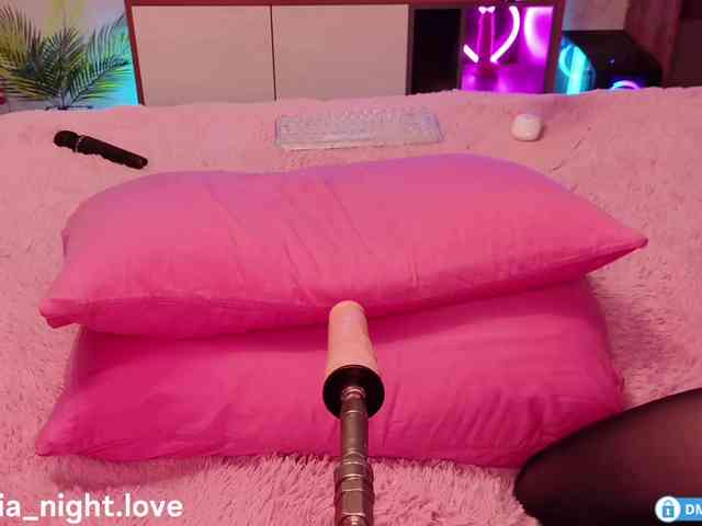 Valeria_Night webcam