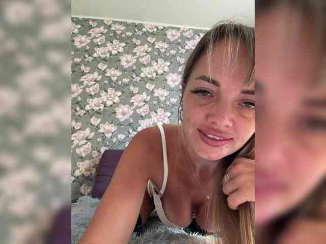 Lilianna- Sex Cam Show