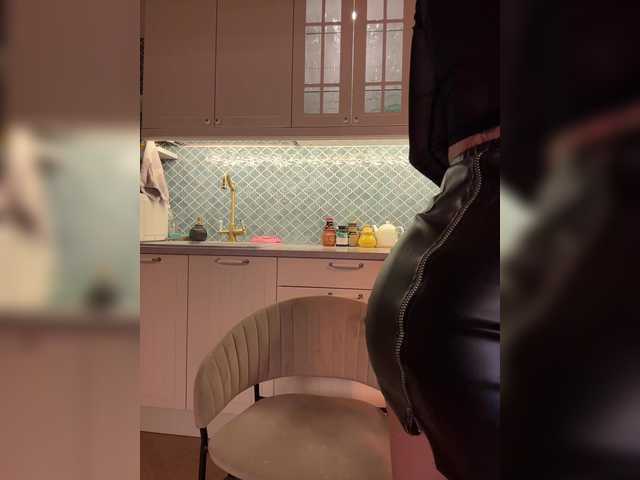 --SATIVA--'s BongaCams profile