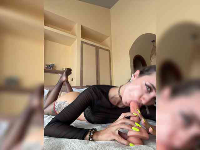 --SATIVA-- Sex Cam Show