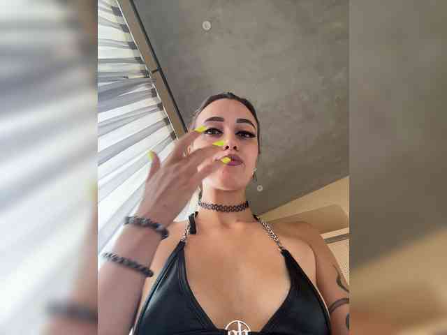 --SATIVA-- Sex Cam Show