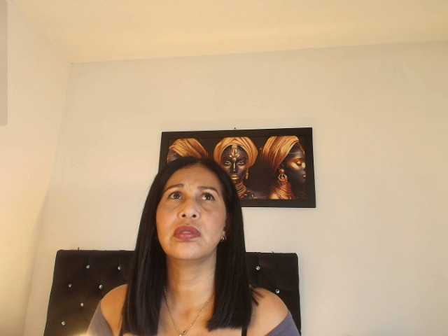 Shanon-mature live cam preview