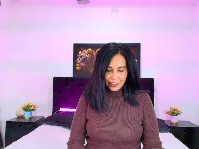 Shanon-mature live cam on BongaCams