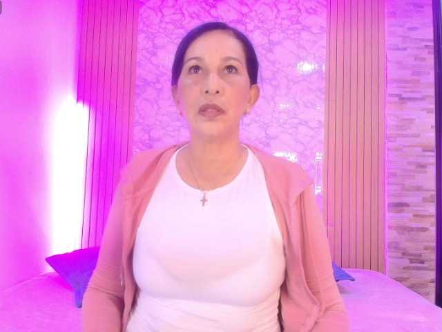 Shanon-mature live cam preview