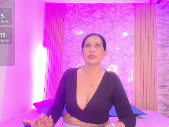 Shanon-mature live cam on BongaCams