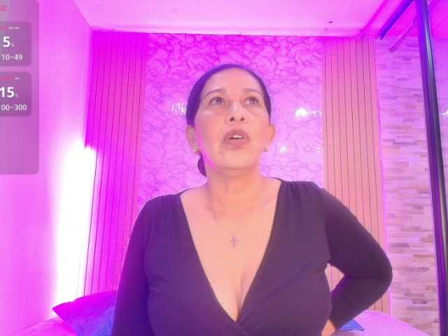 Shanon-mature live cam on BongaCams
