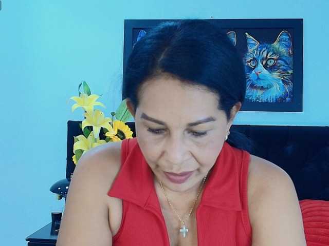 Shanon-mature live cam on BongaCams