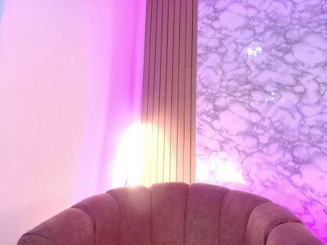 Shanon-mature live cam on BongaCams