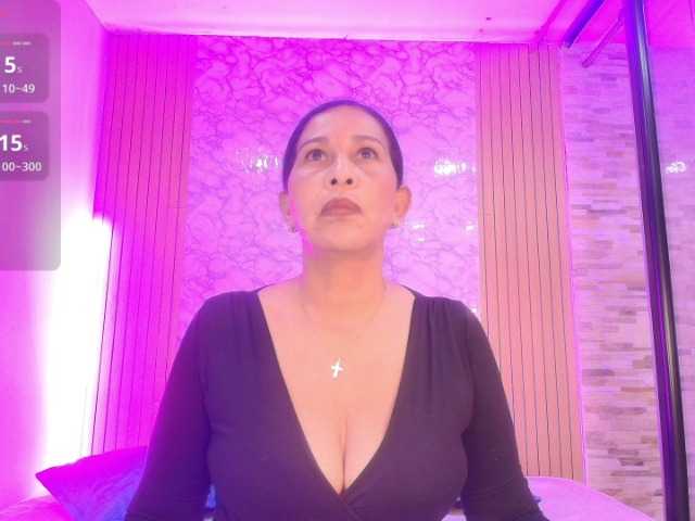 Shanon-mature live cam on BongaCams