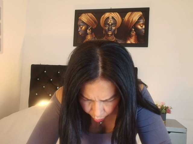 Shanon-mature live cam preview