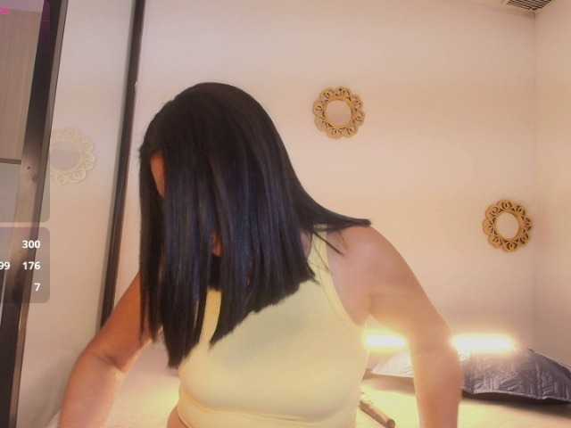 Shanon-mature live cam on BongaCams