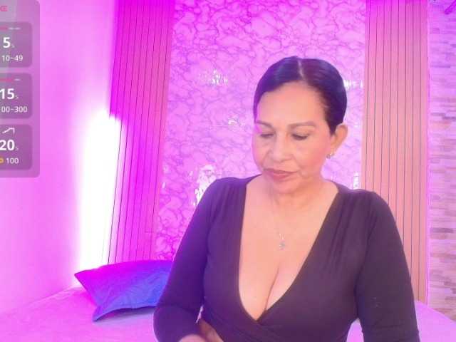 Shanon-mature live cam on BongaCams