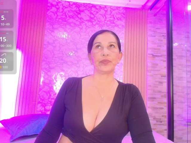 Shanon-mature live cam on BongaCams