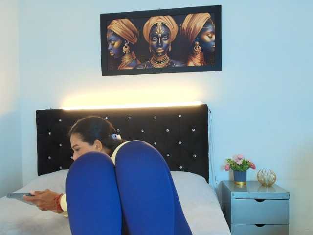 Shanon-mature live cam on BongaCams