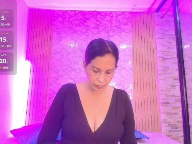 Shanon-mature live cam on BongaCams