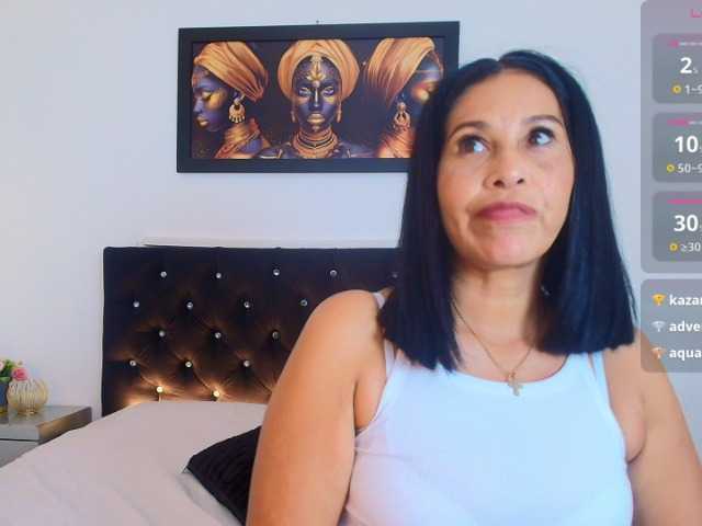 Shanon-mature live cam on BongaCams
