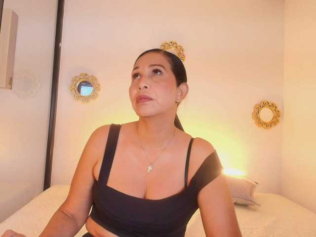 Shanon-mature live cam on BongaCams