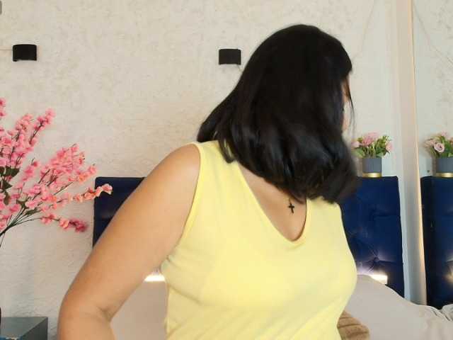 Shanon-mature live cam on BongaCams